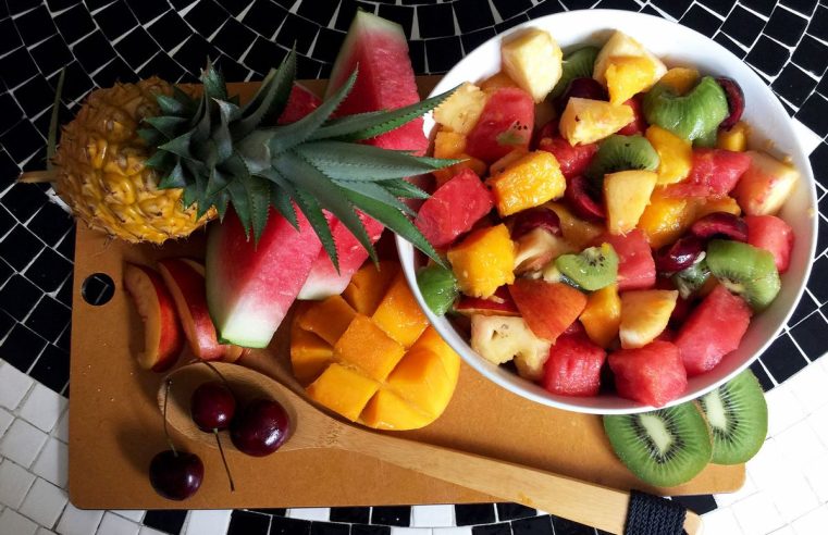 Las mejores formas de almacenar sus frutas de verano, desde bayas frescas hasta mangos, melones y más
