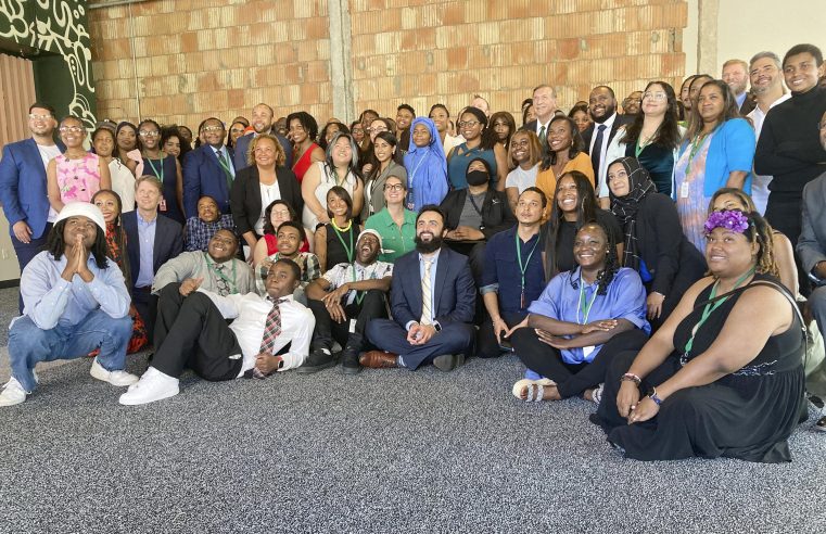 Los graduados de la primera Academia de Desarrolladores de Apple de Estados Unidos son agasajados en Detroit