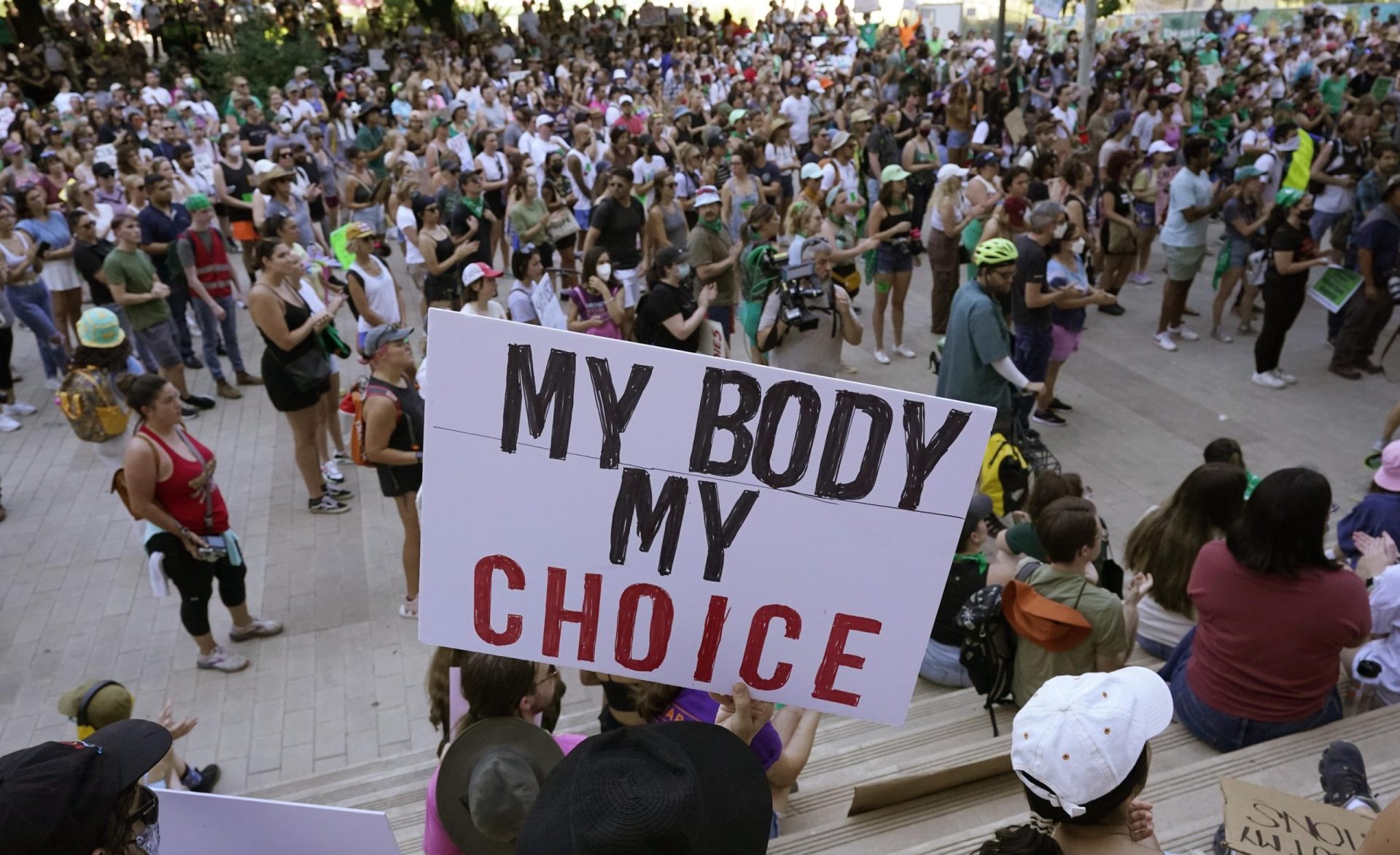 Los hospitales de Texas retrasan la atención por la ley del aborto, según una carta