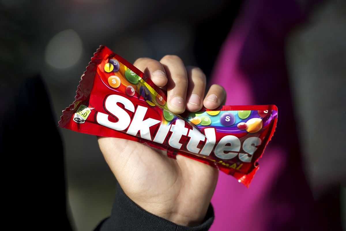 “No apto para el consumo humano”: 5 cosas que hay que saber sobre la demanda de Skittles por el dióxido de titanio