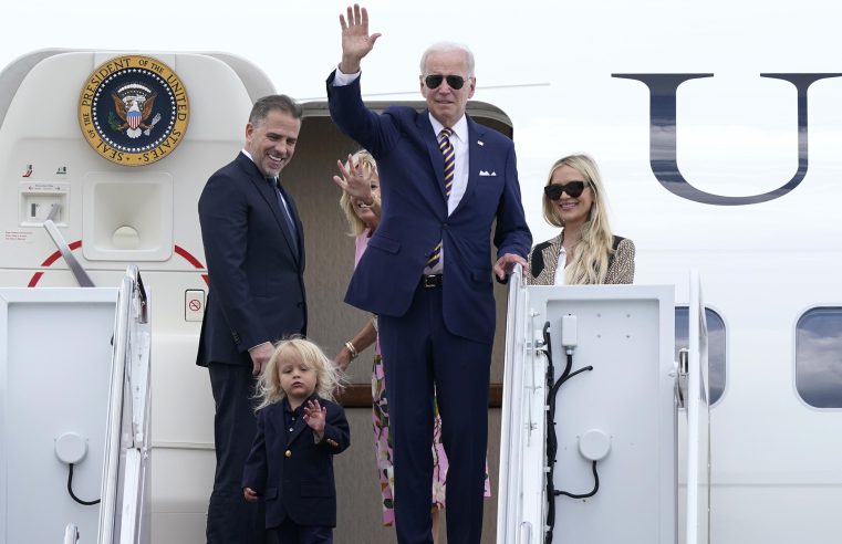 Biden comienza las vacaciones de verano con su familia en Carolina del Sur