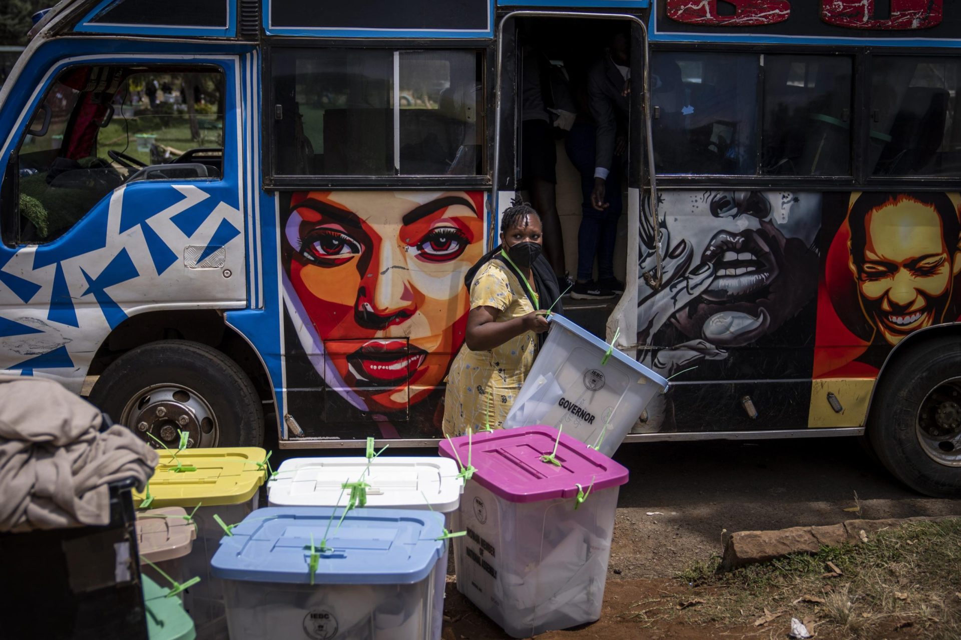Crece la ansiedad por las afirmaciones en la reñida elección presidencial de Kenia