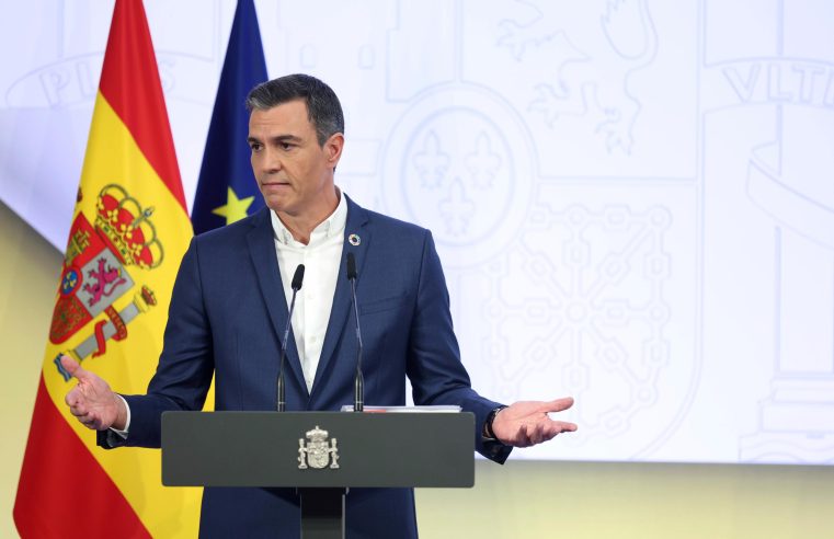 Deja la corbata: El líder español apuesta por la conservación de la energía