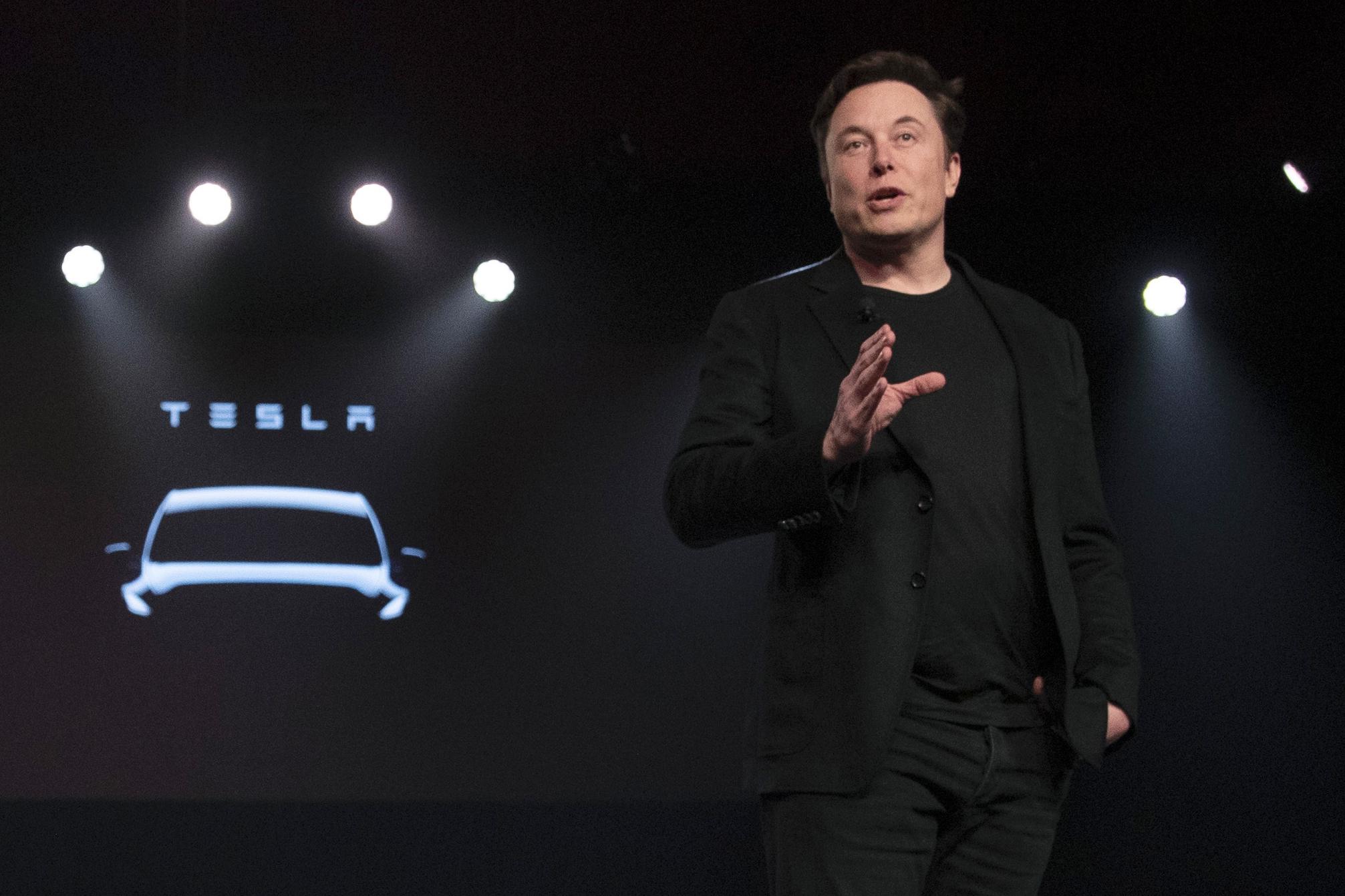 Elon Musk vende 7.000 millones de dólares en acciones de Tesla antes de la pelea con Twitter