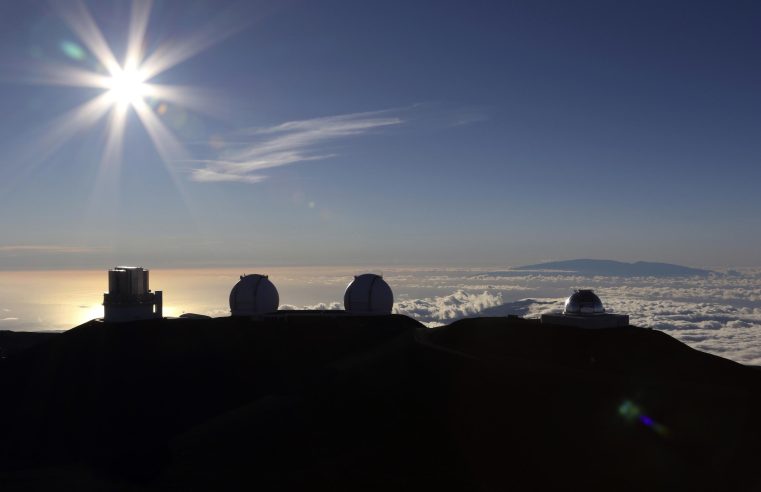 Hawái busca el fin de la lucha por la astronomía en la montaña sagrada