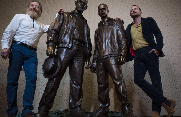 Las estatuas de ‘Breaking Bad’ iluminan a los actores y a Albuquerque