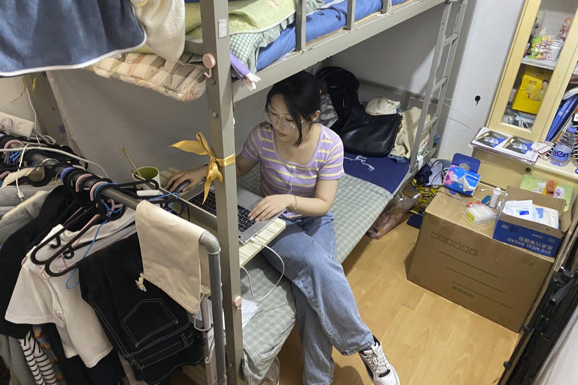 Los jóvenes de China se enfrentan a un mercado laboral sombrío a medida que COVID frena la economía