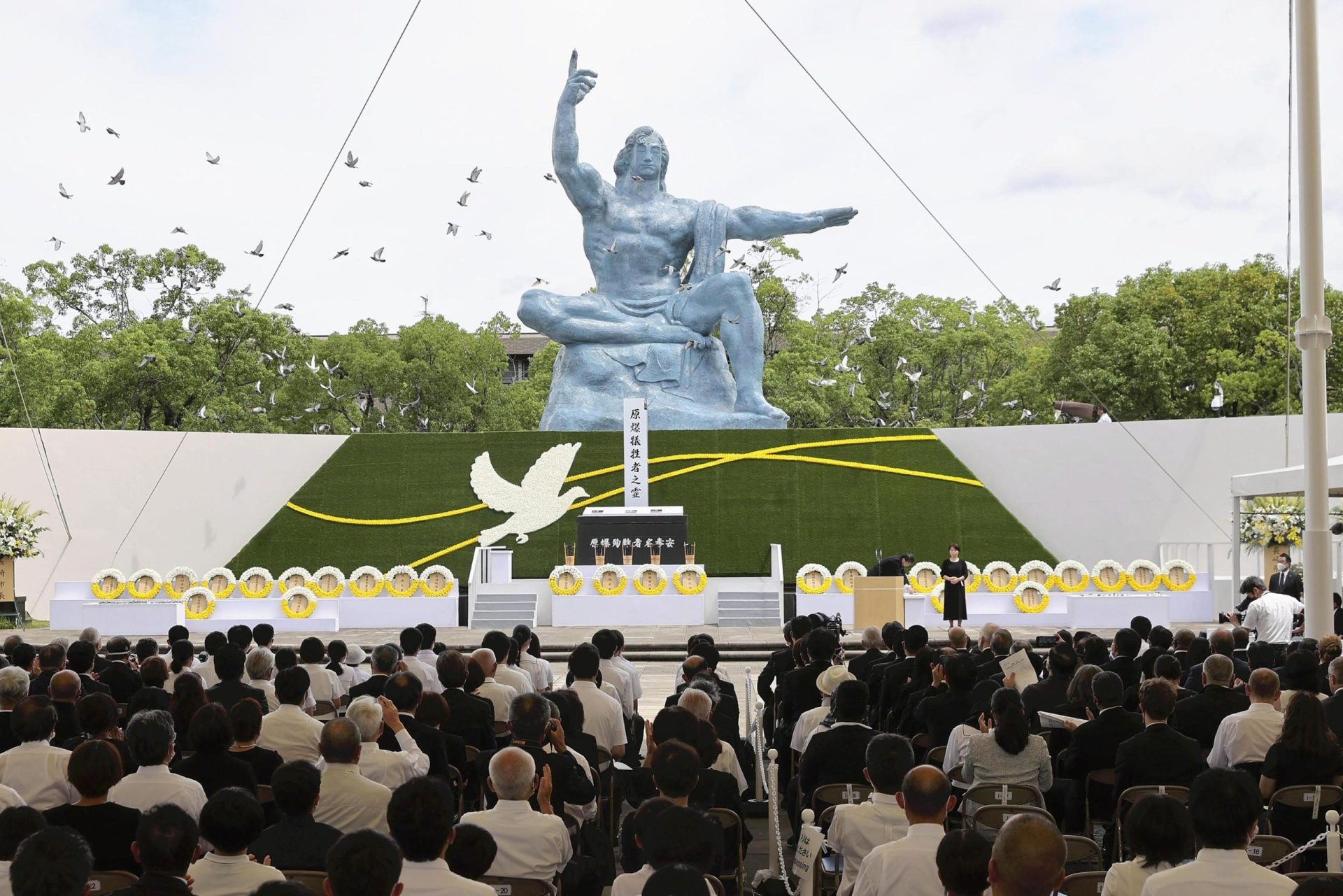 Nagasaki conmemora el aniversario de la bomba atómica en medio del temor a una guerra nuclear