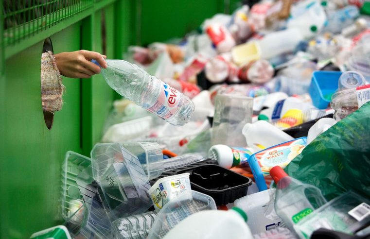 Tazas de café, bolsas de plástico, empaques de kits de comida: esto es lo que debe hacer con artículos difíciles de reciclar