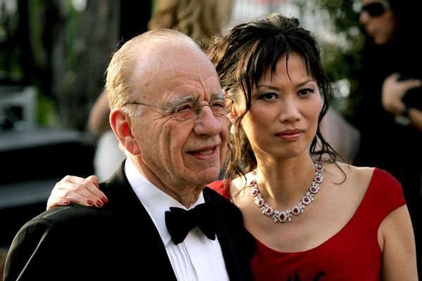 Rupert Murdoch y su esposa Wendy Deng