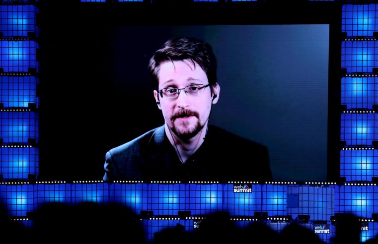 El Departamento de Estado de EEUU dice que Putin podría enviar a Snowden a la guerra