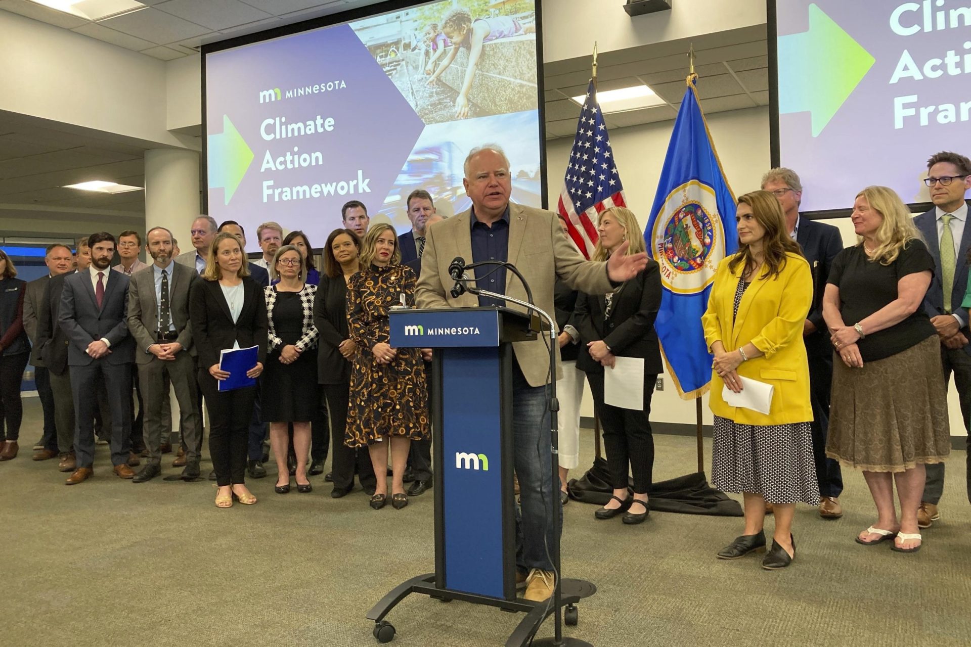 Gobernador de Minnesota lanza plan para combatir el cambio climático