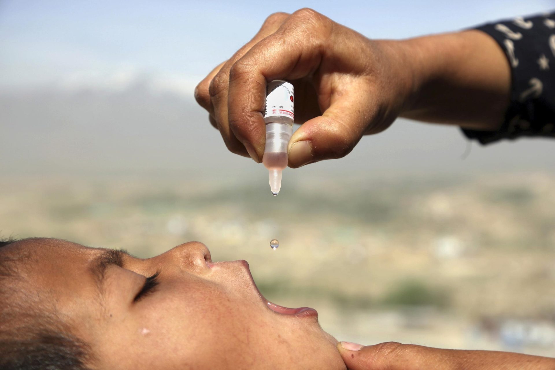La poliomielitis en EE. UU., Reino Unido e Israel revela un riesgo poco frecuente de la vacuna oral