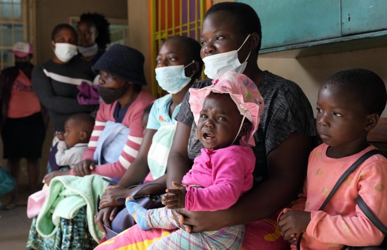 Las vacunas secretas ayudan a las madres de Zimbabue a proteger a los niños
