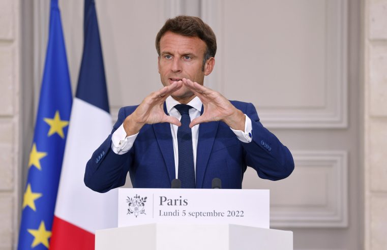 Macron insta a los franceses a ahorrar energía y busca un descenso del 10% en su uso