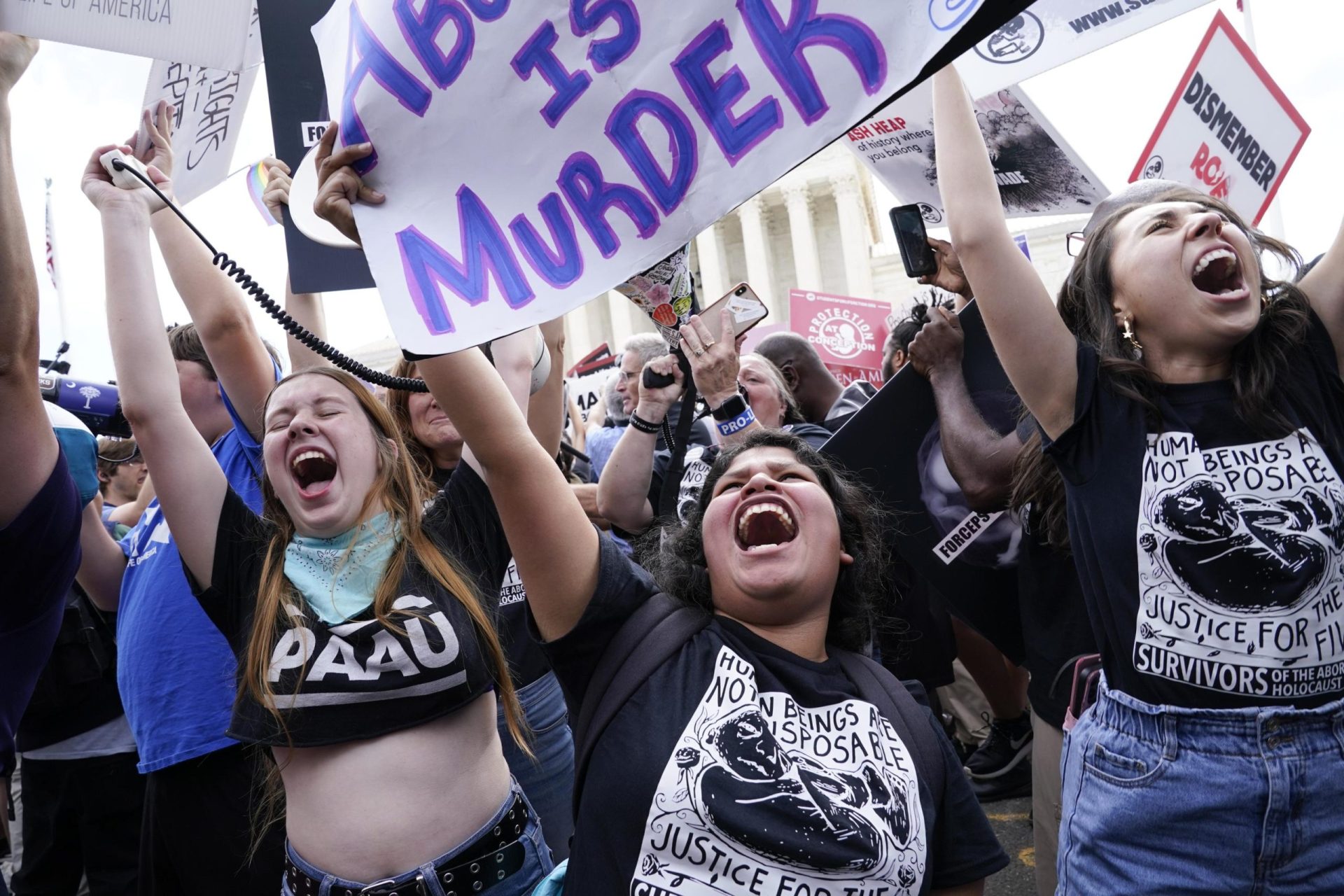 Otros tres estados liderados por el Partido Republicano promulgan ‘leyes desencadenantes’ del aborto