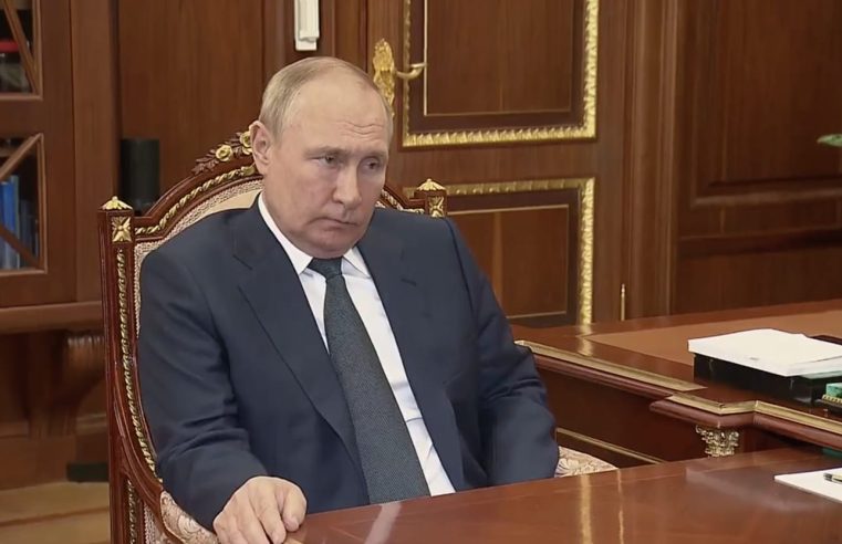 Un alto general ruso es filmado mintiendo a la cara de Putin en una incómoda sesión informativa