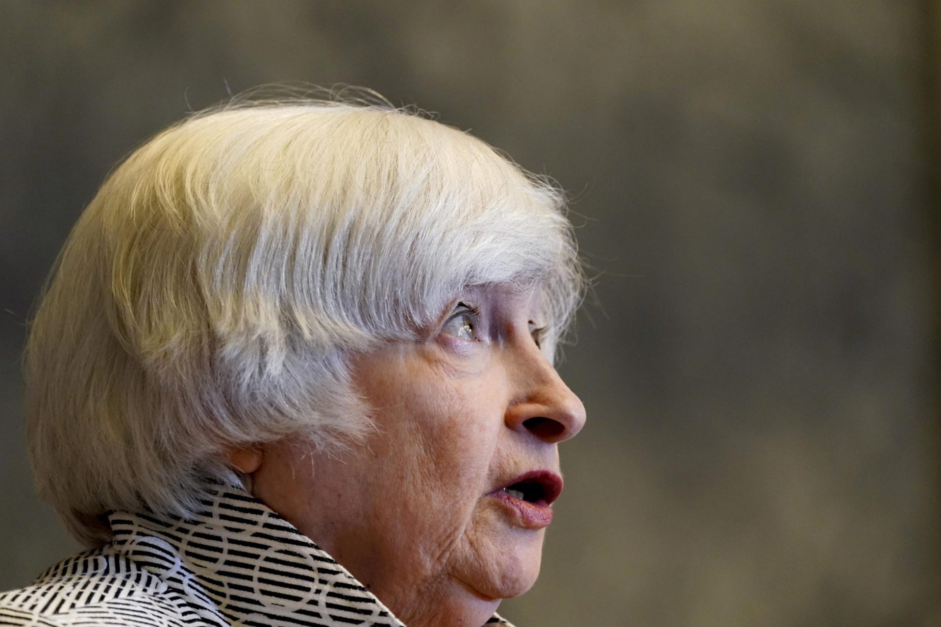 Yellen dice al IRS que desarrolle un plan de modernización en 6 meses