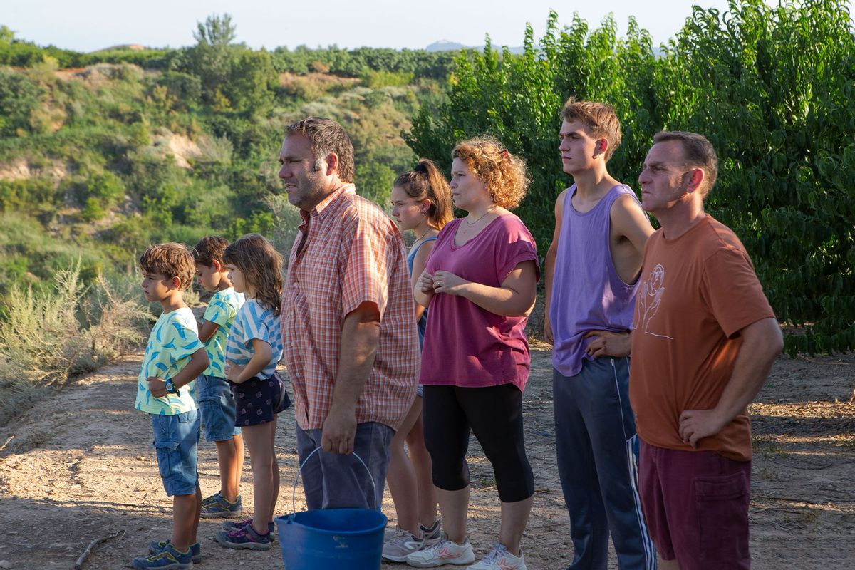 El cineasta de “Alcarràs” sobre las familias de agricultores que pierden “este modo de vida” en Cataluña
