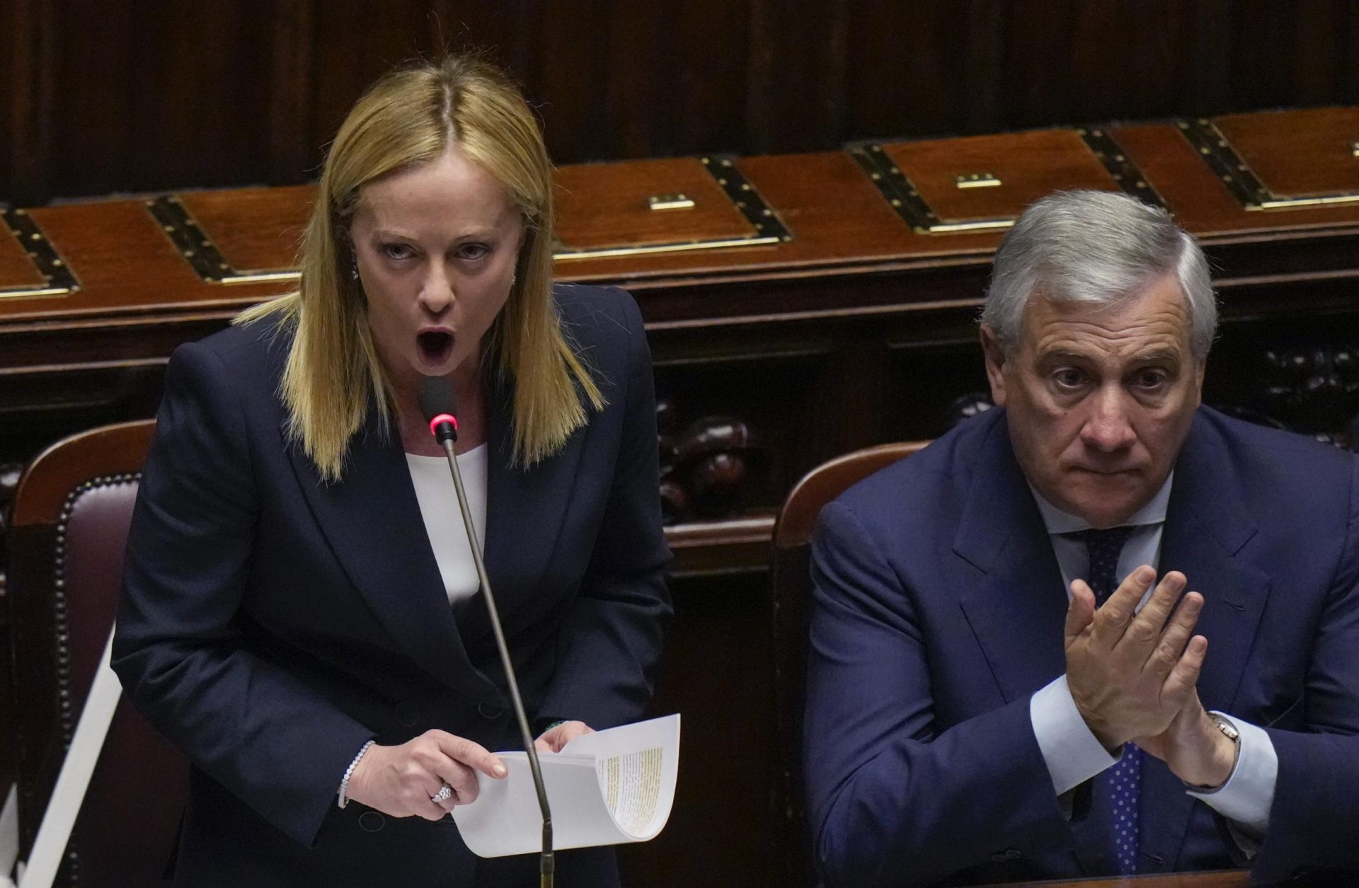 El italiano Meloni gana fácilmente el voto de confianza en el parlamento