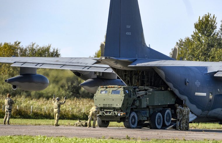 Funcionarios: Estados Unidos enviará a Ucrania sistemas de cohetes más avanzados