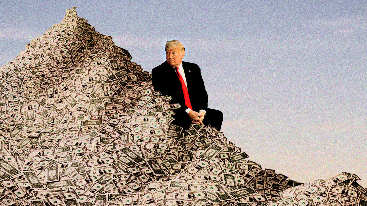 Por qué Trump está metiendo montones de dinero en efectivo a través de una escapatoria de campaña