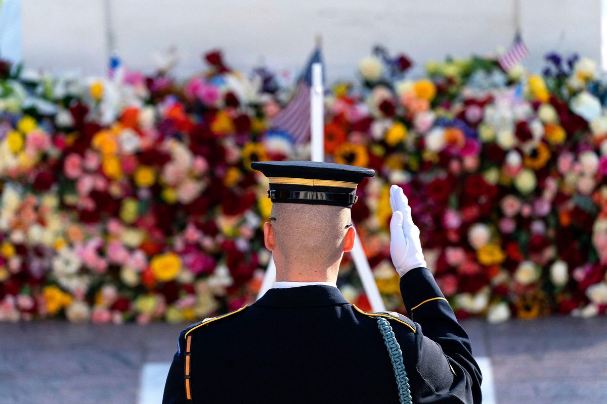 15 datos que debes saber sobre el Día de los Veteranos, desde las celebraciones hasta la ortografía correcta