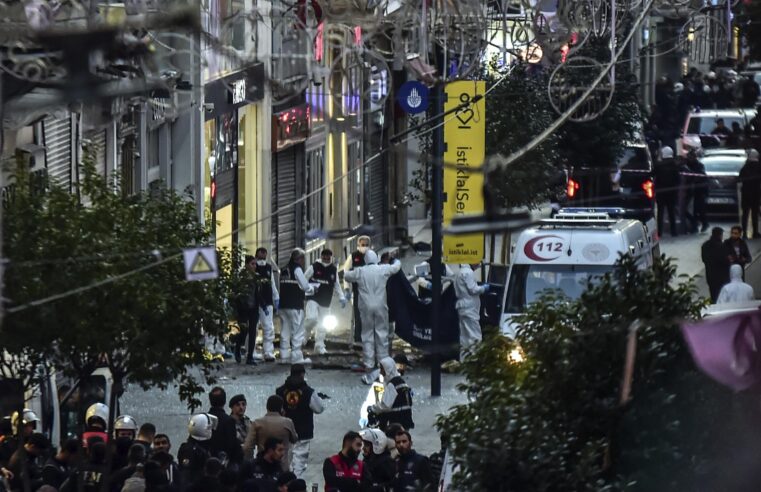 Avenida de rocas bomba en el corazón de Estambul;  6 muertos, decenas de heridos