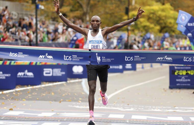 Chebet y Lokedi de Kenia ganan carreras de maratón de Nueva York en sus debuts