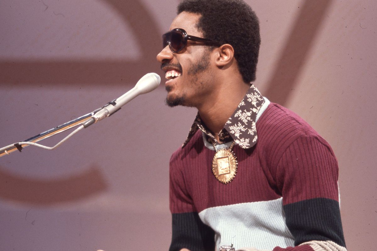 Diseccionando “Superstition” de Stevie Wonder, 50 años después de escuchar por primera vez sus ritmos infecciosos