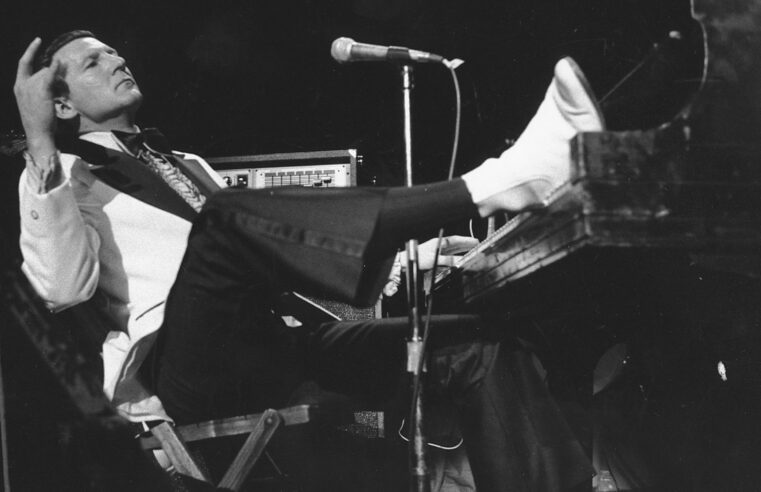 Jerry Lee Lewis, escandalosa estrella del rock ‘n’ roll, muere a los 87 años