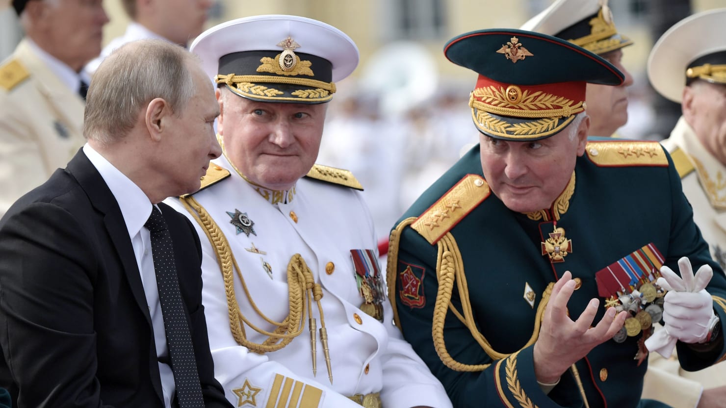Putin amordaza a funcionarios rusos que se atrevieron a criticar la guerra