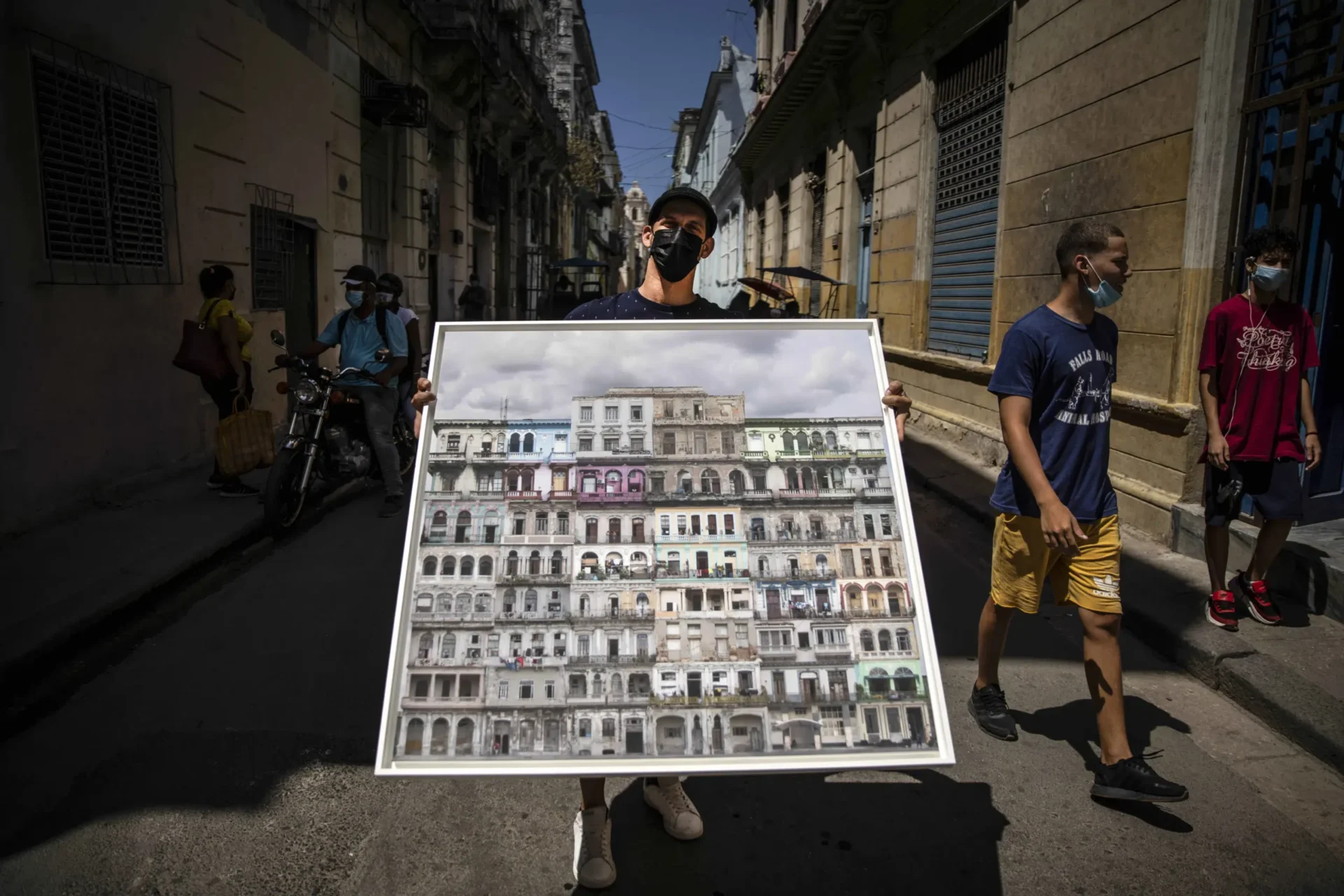 Artistas cubanos bloqueados de sitios de comercio de NFT que alguna vez fueron prometedores