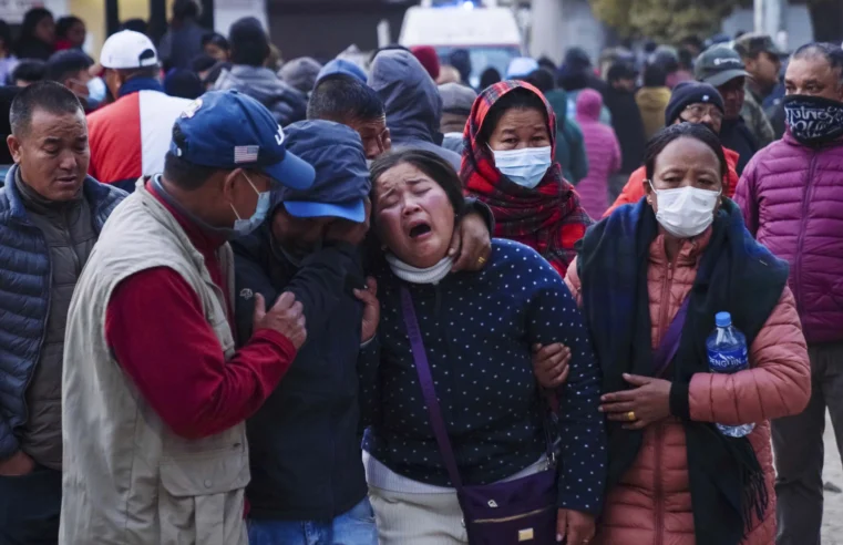 68 muertos y 4 desaparecidos tras accidente aéreo en ciudad turística de Nepal