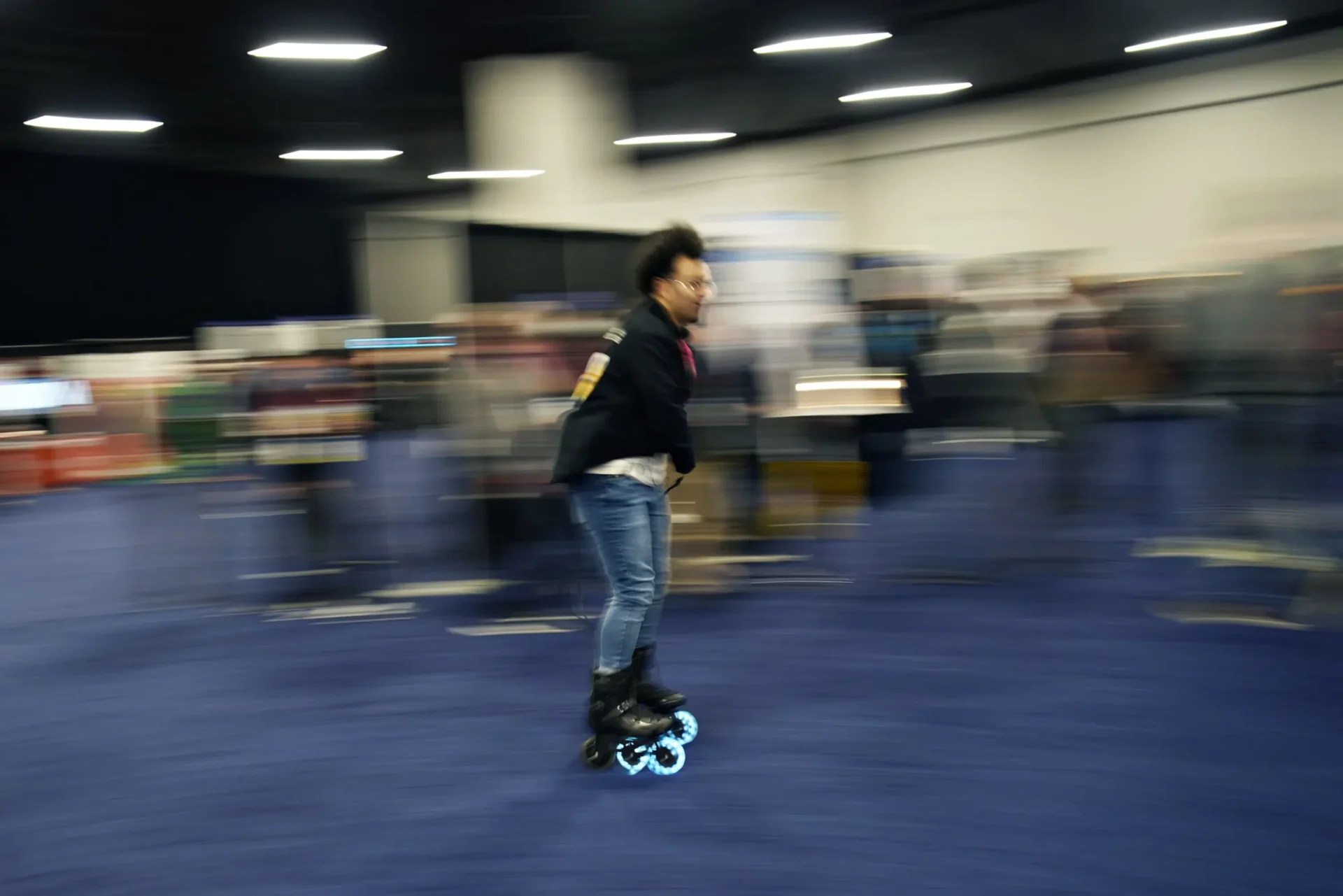 Lo mejor de CES 2023: patines eléctricos, tecnología para mascotas e IA para pájaros