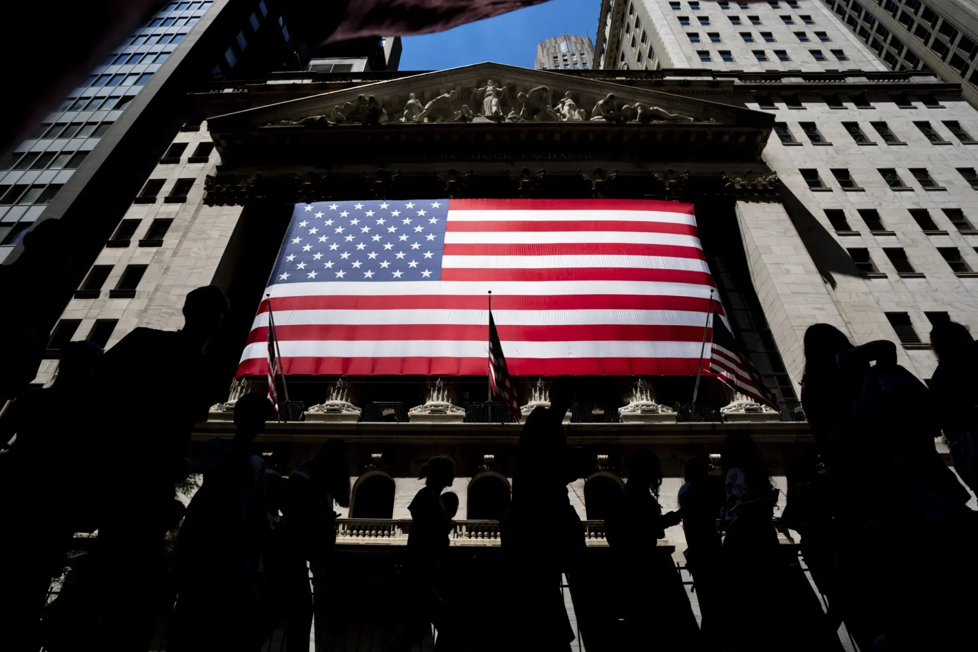 Wall Street cierra al alza cuando comienza la temporada de ganancias de las empresas