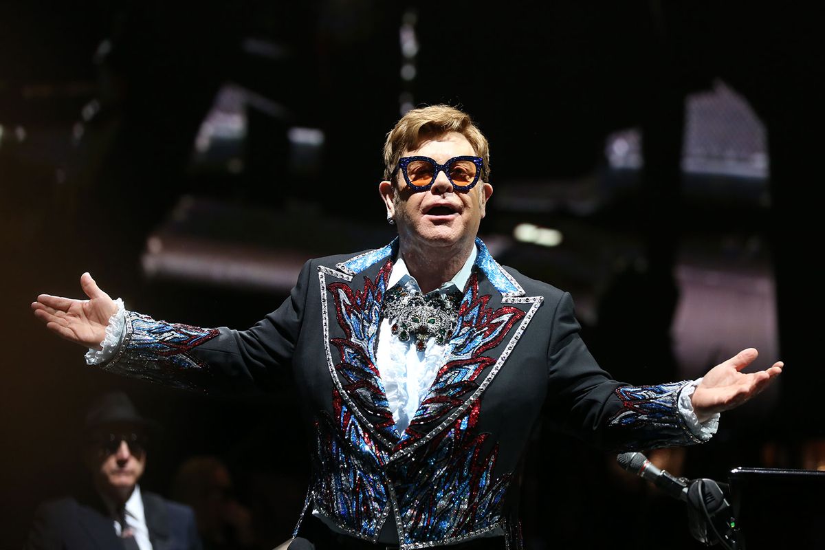 ¿Por qué a músicos como Elton John les cuesta tanto jubilarse?  Un experto en psicología musical explica