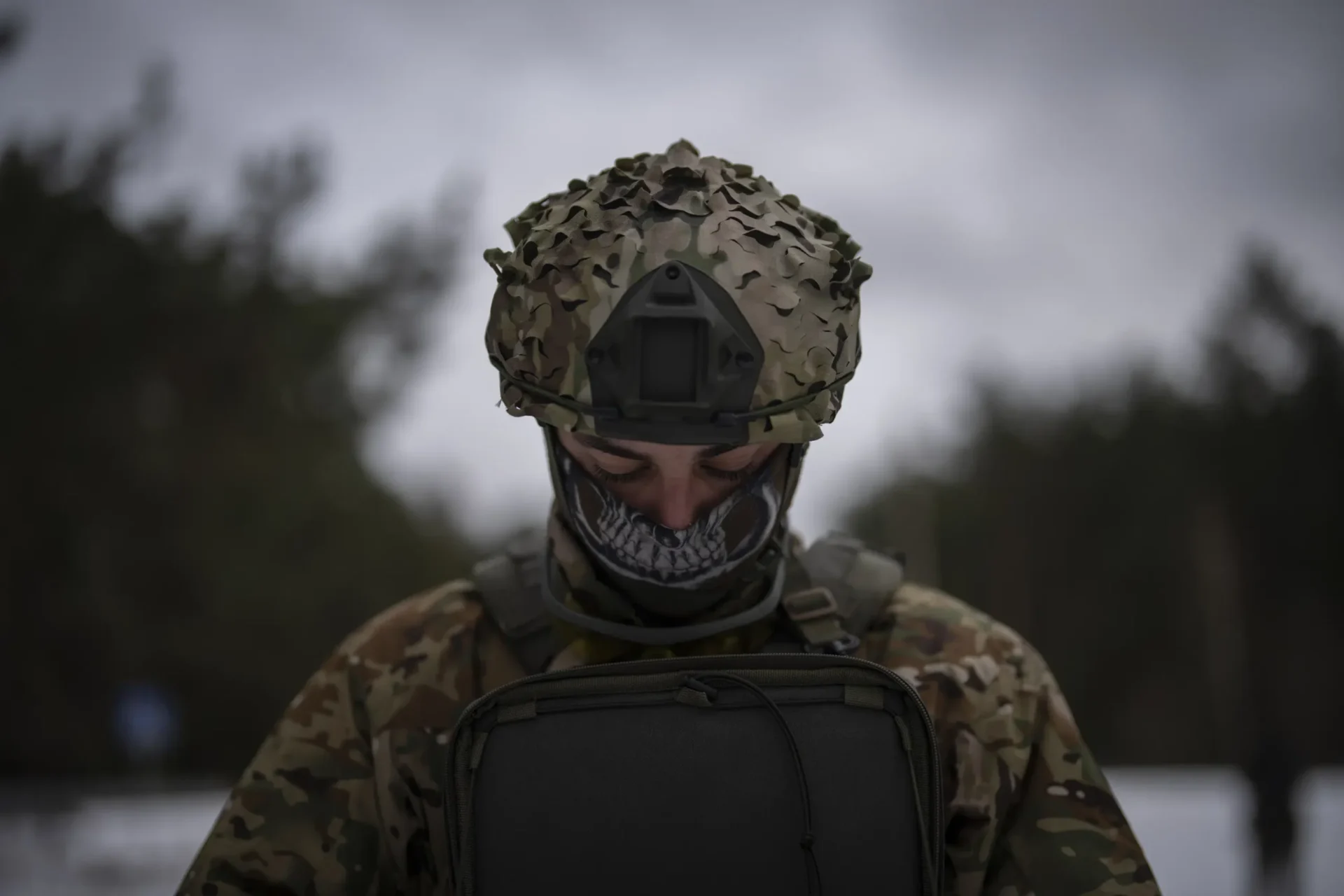A lo largo de la frontera entre Ucrania y Bielorrusia, una guerra de nervios y drones