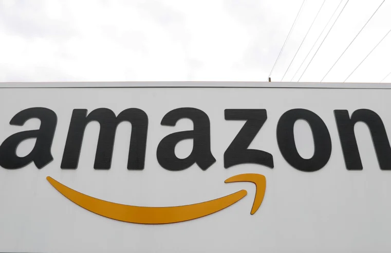 Amazon supera las estimaciones de ingresos del cuarto trimestre, pero las ganancias se desploman
