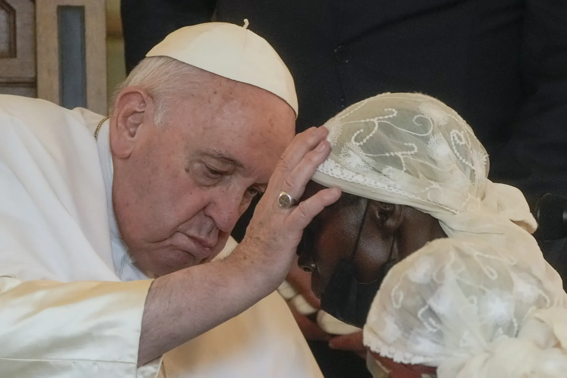 El Papa consuela a las víctimas congoleñas: ‘Su dolor es mi dolor’