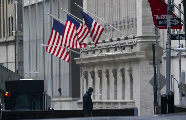 El repunte de Wall Street choca contra un muro de empleos atractivos y datos de ganancias fríos
