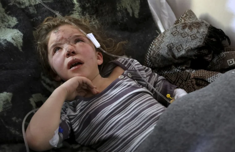 Huérfanos sirios del terremoto acogidos por familiares abrumados