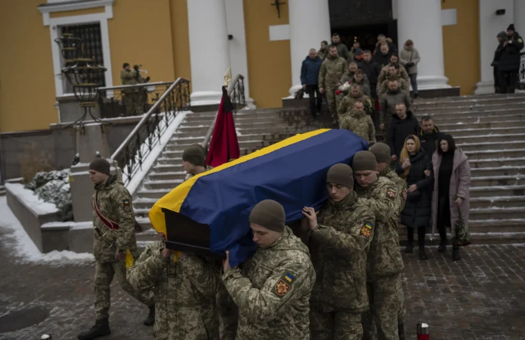 Las fuerzas rusas mantienen la presión a medida que se acerca el aniversario de Ucrania