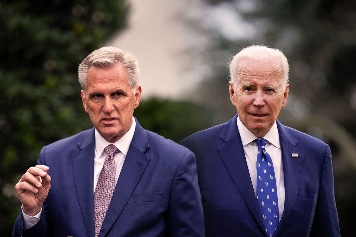 “Lo peor de la ideología presupuestaria conservadora”: los progresistas condenan el acuerdo de techo de deuda entre Biden y el Partido Republicano