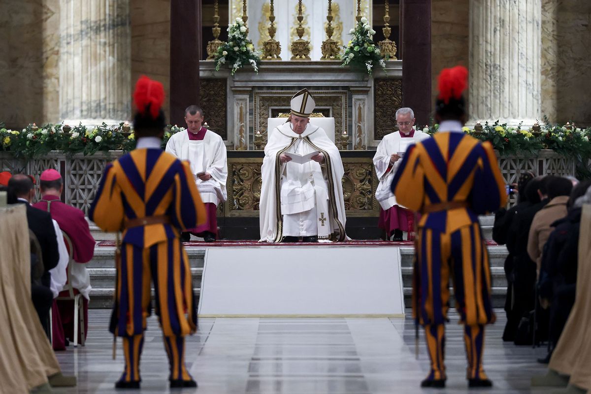 No sorprende cuando el Papa dice que ser gay “no es un crimen”: un teólogo católico explica por qué