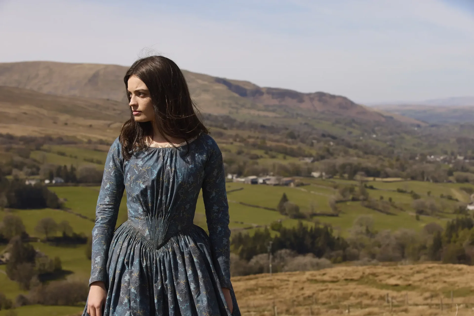 Reseña: ‘Emily’ da nueva vida a la ‘extraña’ hermana Brontë