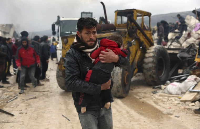 Un terremoto mortal exacerba el sufrimiento de los desplazados sirios