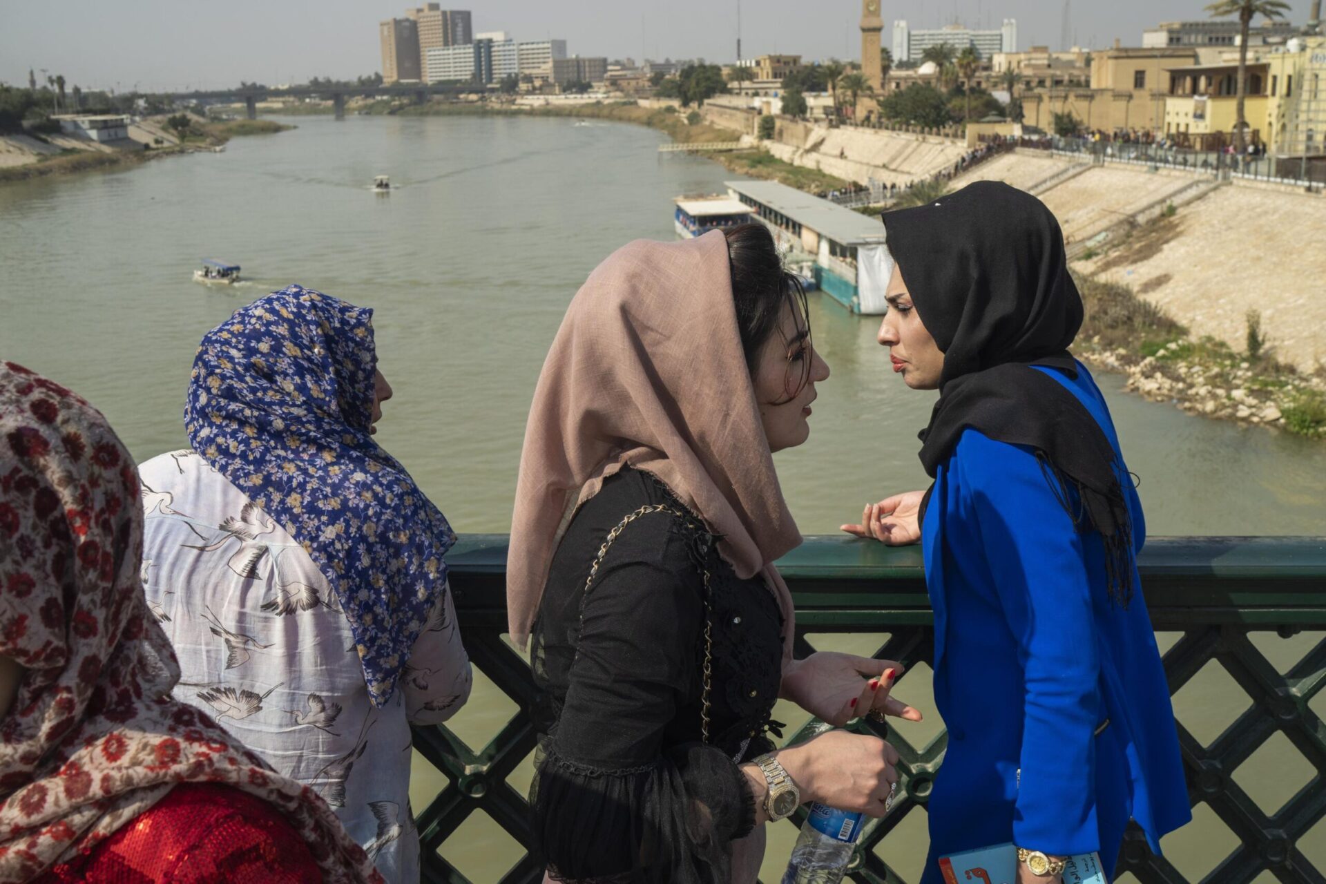 20 años después de la invasión estadounidense, los jóvenes iraquíes ven señales de esperanza