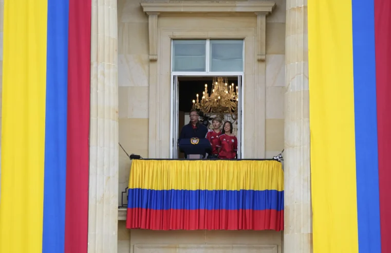 Acusaciones contra familiares golpean al presidente colombiano