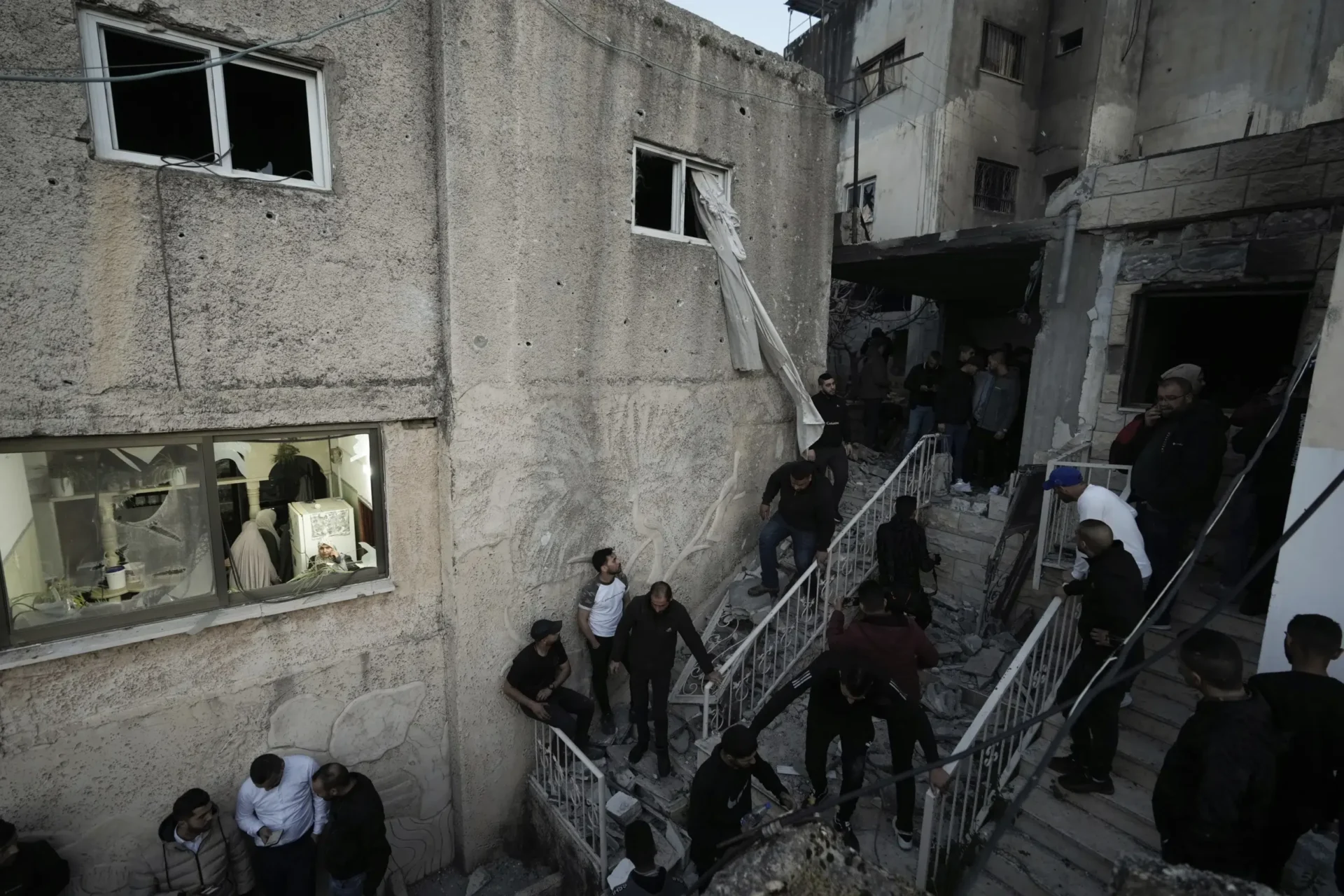 Al menos 6 palestinos muertos durante redada israelí en Cisjordania